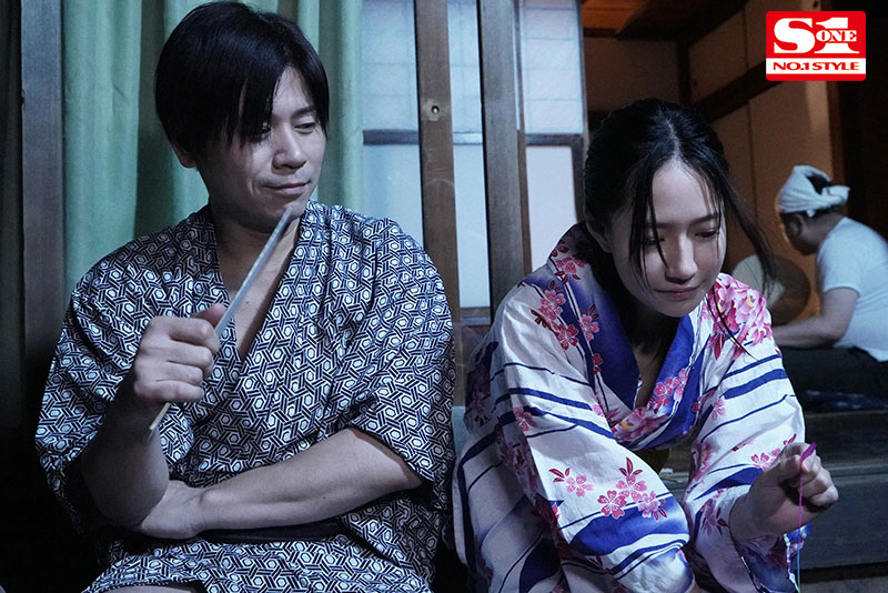 夏天回鄉下老家！意外窺見隔壁鄰居女兒「伊賀まこ」躺在床上自慰不如一起痛快流汗吧