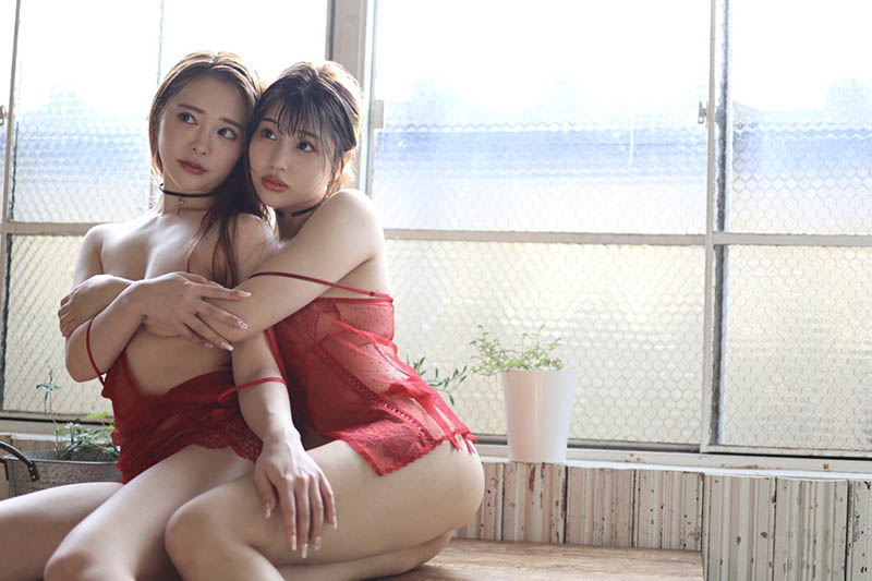 小朋友才選！ AV好姊妹「小倉由菜X唯井真尋」夢幻寫真曝光，性感薄紗讓粉絲心臟爆擊