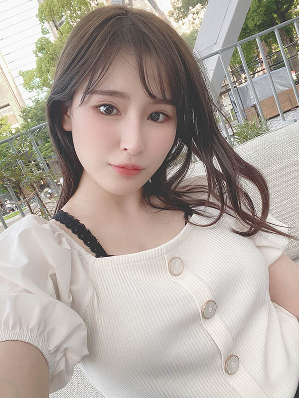 重回事務所！最強刺青妹拍片啦！